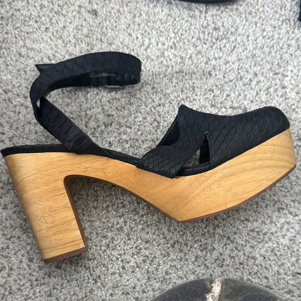 Free People Matisse Black Platform Sandals with Wooden Heel - Picture 2 of 7